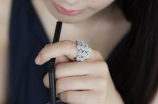 桃大夭的小说舔狗败家女？我在位面搞钱成首富苏淼淼宋志勇全文在线阅读