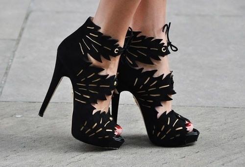 最新章节山与雪与你温路远顾诗雨_山与雪与你温路远顾诗雨已完结