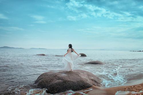 桑榆周迟深季薇薇最新章节更新 因为一碗养胃粥，他说离婚娶她：结局小说桑榆周迟深季薇薇免费阅读