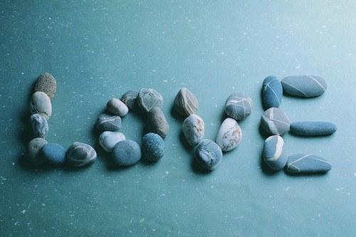 顾苏苏姜小苒最新章节列表 笔仙本人在寝室，陪室友玩许愿游戏小说最新章节列表