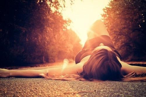 陆哲慕晴最新章节更新状态 放弃百万年薪毅然回国,却被人当成偷拍狂小说完整版免费