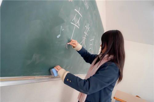 云雪柔小说 我云贵川渝小镇做题家，在高校伪装贵族：番外全文最新更新内容